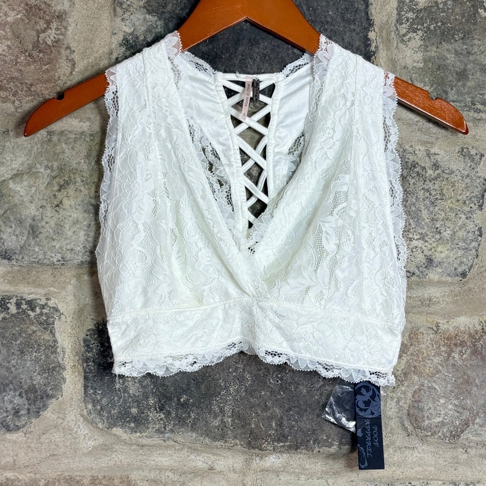 POOF Apparel White Lace Criss‎ Cross Back Bralette Crop Top Size Small NWT